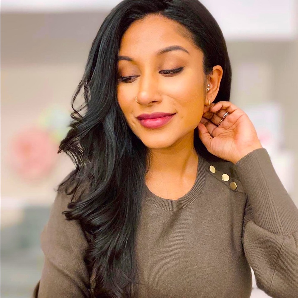 Sham Waran luxury hair 🌟 12” Halo extension